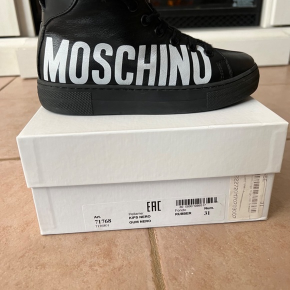 Moschino Logo High-top Sneaker Kids Size IT 31 US 13 - Picture 3 of 9